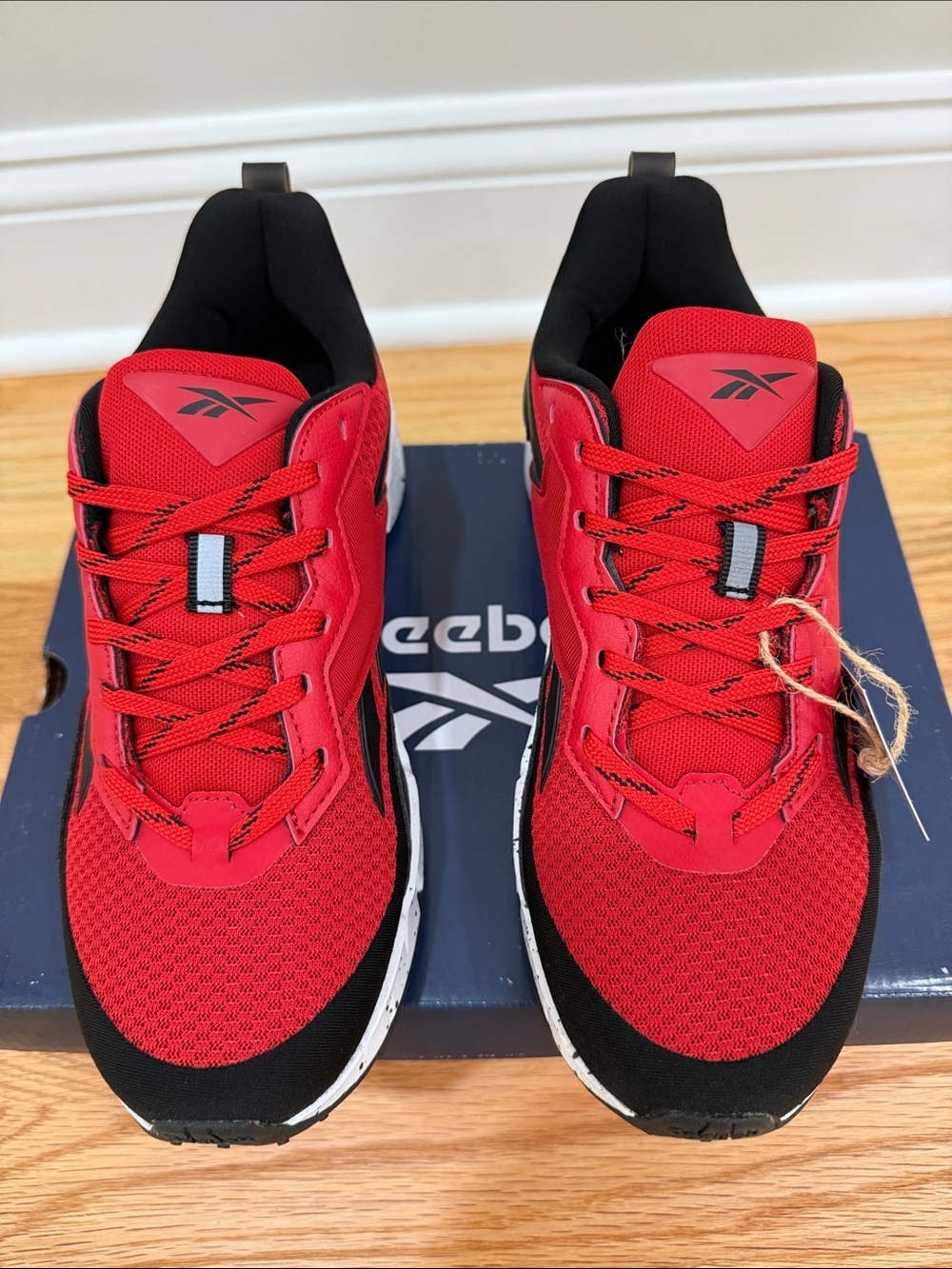 Reebok Red and Black Running Shoes boys size 5 Brand new